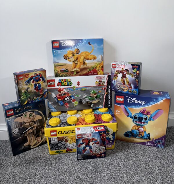 WIN LEGO BUNDLE - Image 2